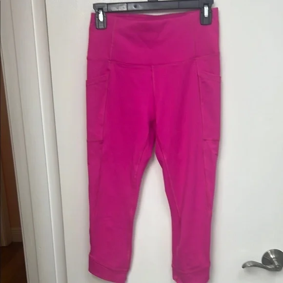 Layers 8 Pink Leggings, 21” Inseam, side pockets, legs are rounded, Sz S - Picture 1 of 14